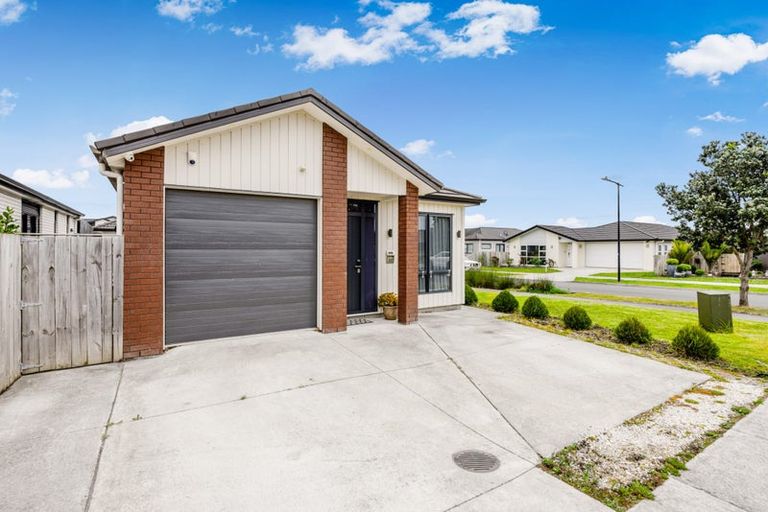 Photo of property in 12 Millfield Lane, Papakura, 2110