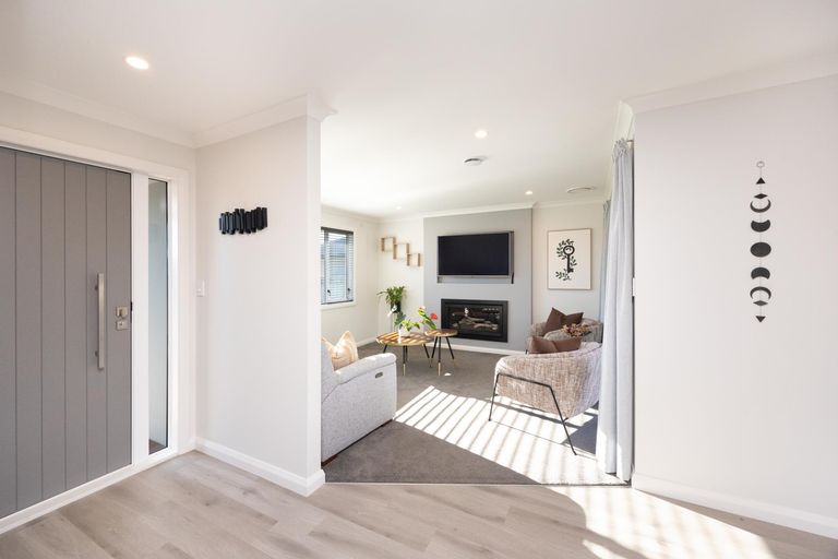 Photo of property in 6 Atlantic Drive, Fitzherbert, Palmerston North, 4410