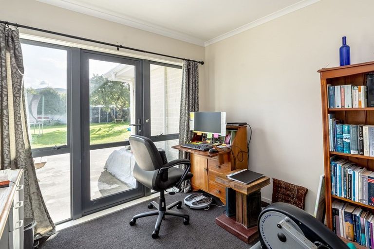 Photo of property in 11 Farrier Grove, Featherston, 5710