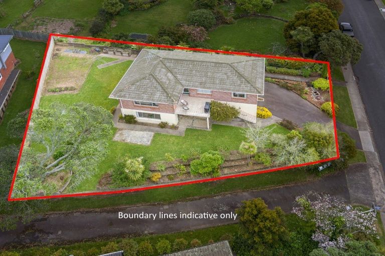 Photo of property in 3 Castleton Drive, Howick, Auckland, 2014