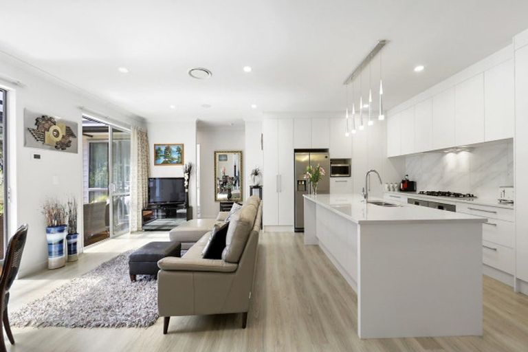 Photo of property in 8 Pheasant Close, Stanmore Bay, Whangaparaoa, 0932