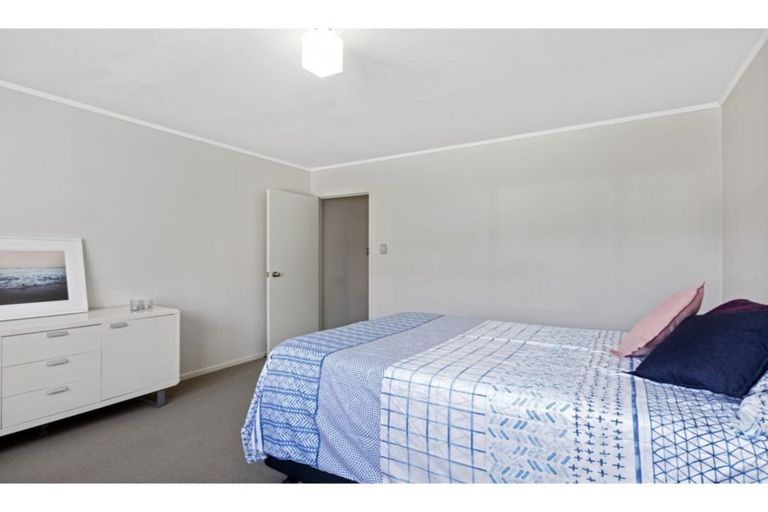 Photo of property in 13a Red Beach Road, Red Beach, 0932