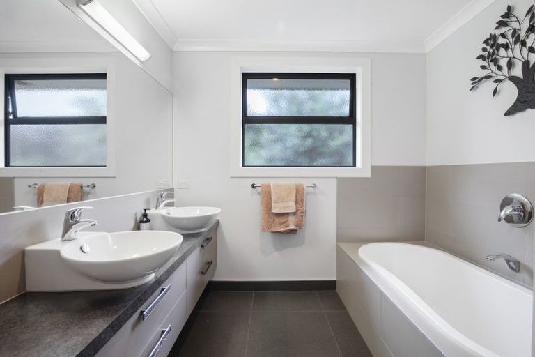 Photo of property in 22 William Andrew Road, Pukekohe, 2120