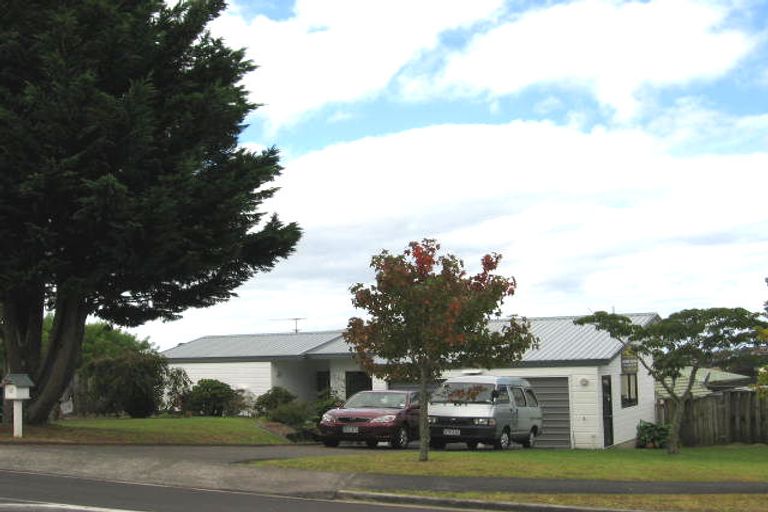 Photo of property in 13 Bronzewing Terrace, Unsworth Heights, Auckland, 0632