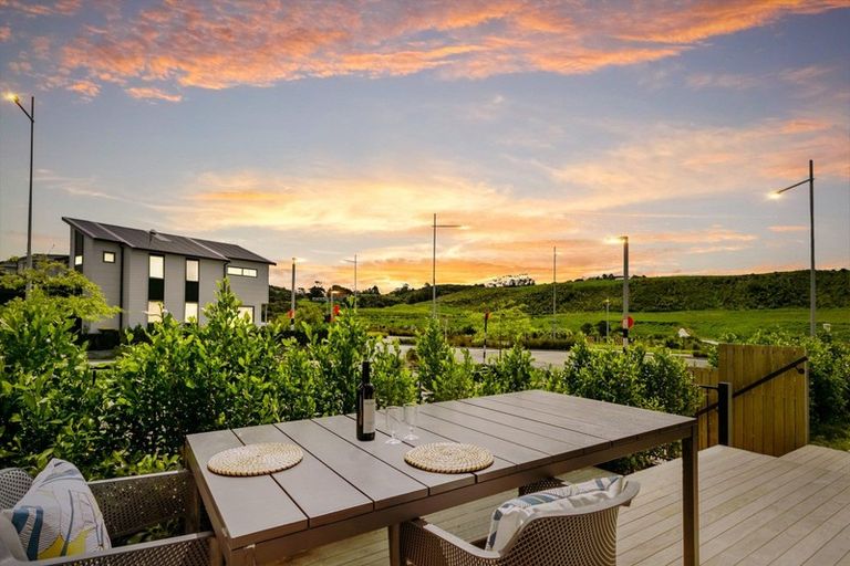 Photo of property in 76 Ashley Avenue, Long Bay, Auckland, 0630