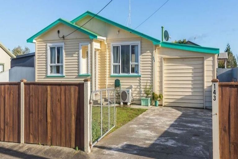 Photo of property in 143 Bartholomew Road, Levin, 5510