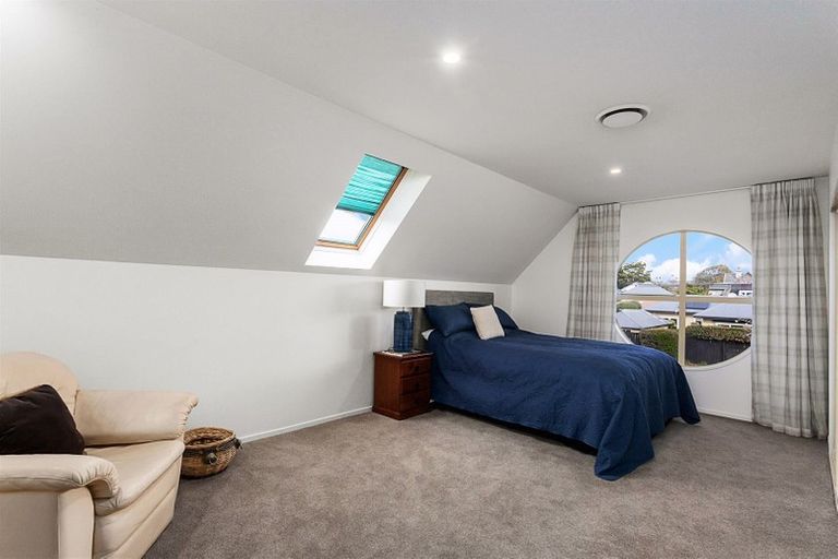 Photo of property in 1 Daresbury Lane, Fendalton, Christchurch, 8014