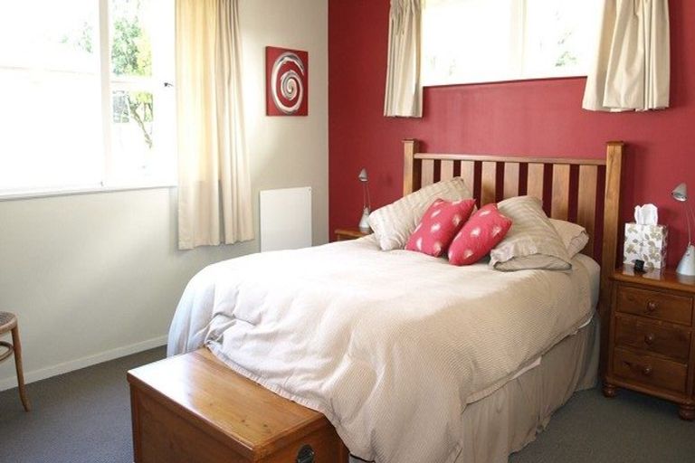 Photo of property in 3 Erica Road, Sunnynook, Auckland, 0620