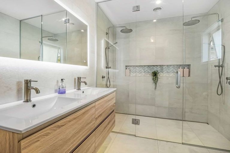 Photo of property in 14 Centaurus Road, Cashmere, Christchurch, 8022