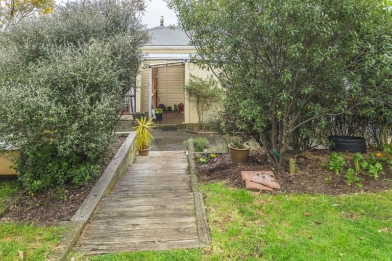 Photo of property in 6 Titoki Street, Castlecliff, Whanganui, 4501