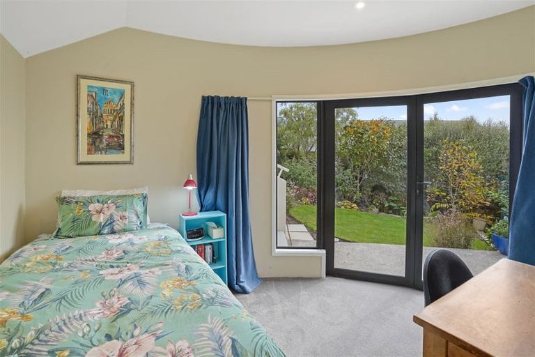 Photo of property in 3 Gardenhill Lane, Redcliffs, Christchurch, 8081