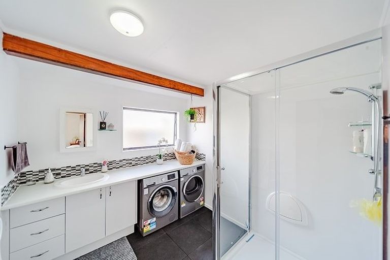 Photo of property in 11 Abbot Avenue, Waipawa, 4210