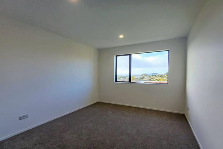 Photo of property in 1/2 Maxwelton Drive, Mairangi Bay, Auckland, 0630