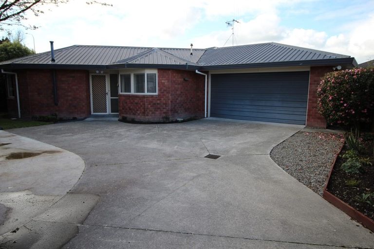 Photo of property in 9a Stewart Crescent, Hokowhitu, Palmerston North, 4410