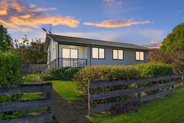 Photo of property in 17 Topaz Street, Birchville, Upper Hutt, 5018