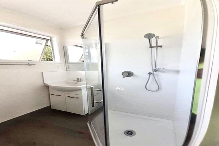 Photo of property in 31 Universal Drive, Henderson, Auckland, 0610