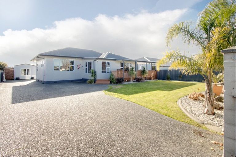 Photo of property in 12 Hinton Road, Taradale, Napier, 4112