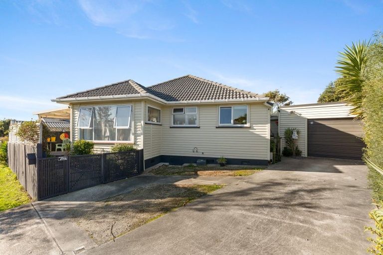 Photo of property in 12 Collins Street, Gonville, Whanganui, 4501