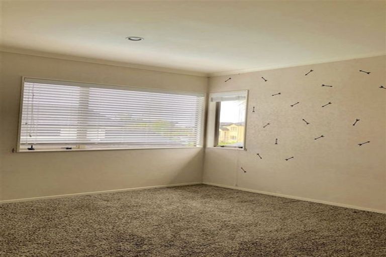 Photo of property in 9 Breon Place, Flat Bush, Auckland, 2016