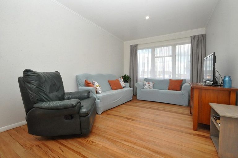 Photo of property in 74a Arimu Road, Papakura, 2110