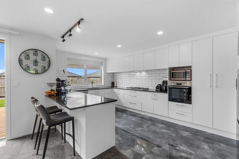 Photo of property in 22 Murray Ward Drive, Te Kauwhata, 3710