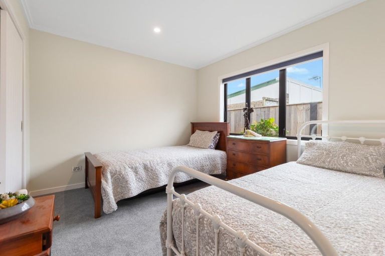 Photo of property in 10a Queenwood Road, Levin, 5510