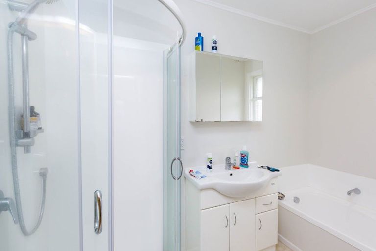 Photo of property in 37 Kashmir Avenue, Clouston Park, Upper Hutt, 5018