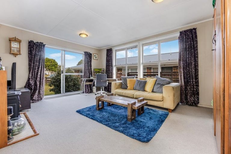 Photo of property in 3 Mccall Place, Opaheke, Papakura, 2113