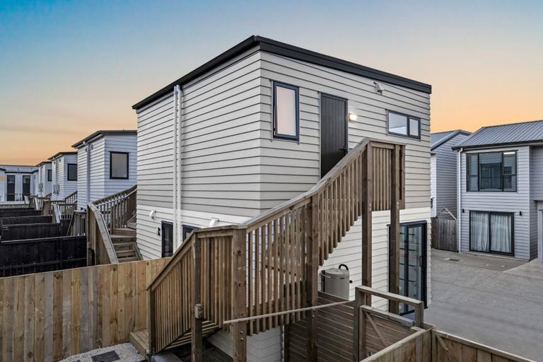 Photo of property in 22 Whare Kauri Road, Papakura, 2110