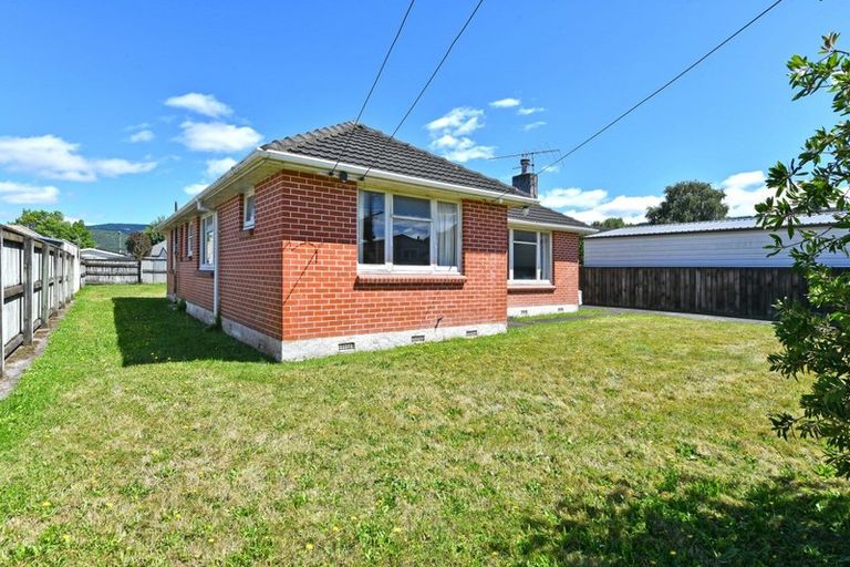 Photo of property in 4 Kelly Grove, Elderslea, Upper Hutt, 5018