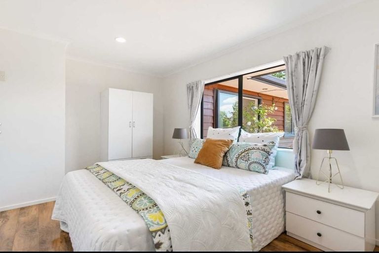 Photo of property in 52 Bluebird Crescent, Unsworth Heights, Auckland, 0632