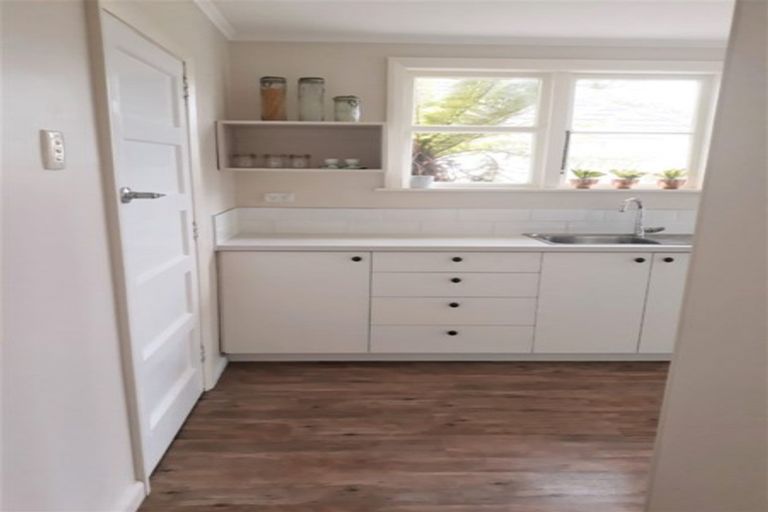 Photo of property in 147 Derby Street, Westport, 7825