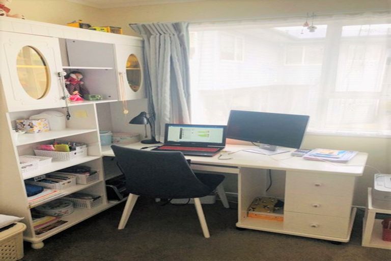 Photo of property in 59 Lavery Place, Sunnynook, Auckland, 0632