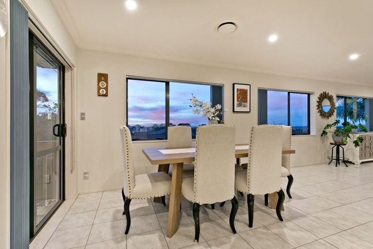 Photo of property in 36 Sapperton Drive, Henderson, Auckland, 0612