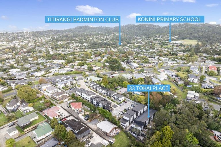 Photo of property in 33 Tokai Place, Glen Eden, 0602