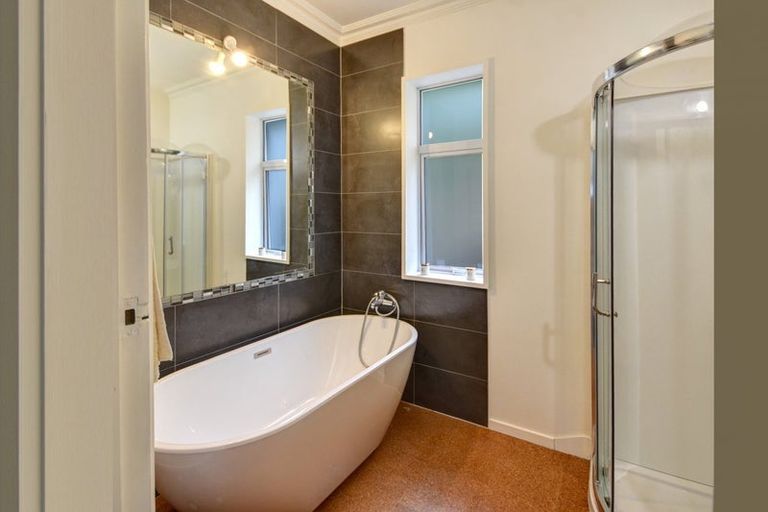 Photo of property in 2 Doon Street, Vauxhall, Dunedin, 9013