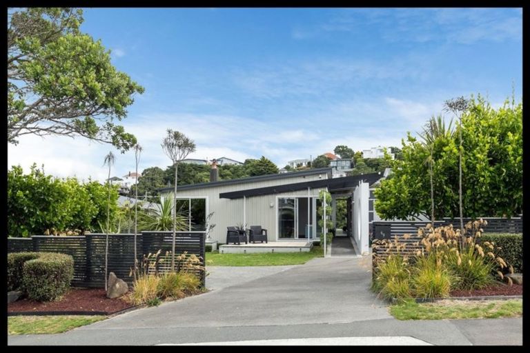 Photo of property in 49 Lohia Street, Khandallah, Wellington, 6035