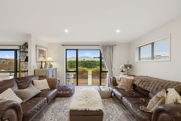 Photo of property in 2/3 Loe Place, Amberley, 7410