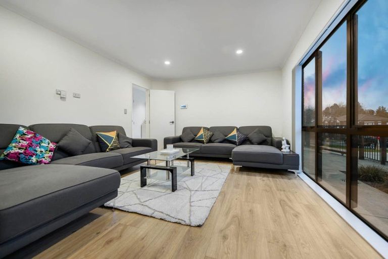 Photo of property in 5 Riwai Street, Flat Bush, Auckland, 2019