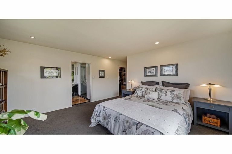 Photo of property in 16 Ridgewood Place, Shirley, Christchurch, 8061