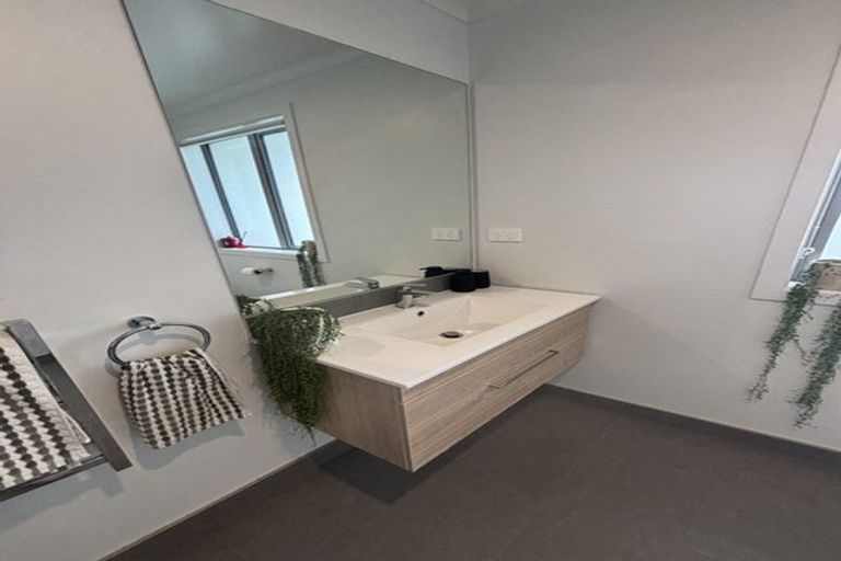 Photo of property in 2/12 Bostonkip Crescent, Fitzroy, Hamilton, 3282