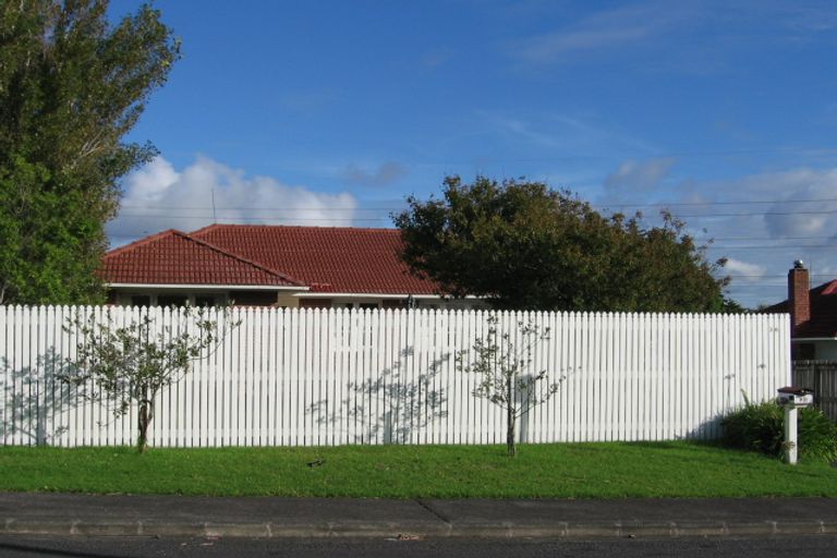 Photo of property in 30 Toru Street, Te Atatu Peninsula, Auckland, 0610