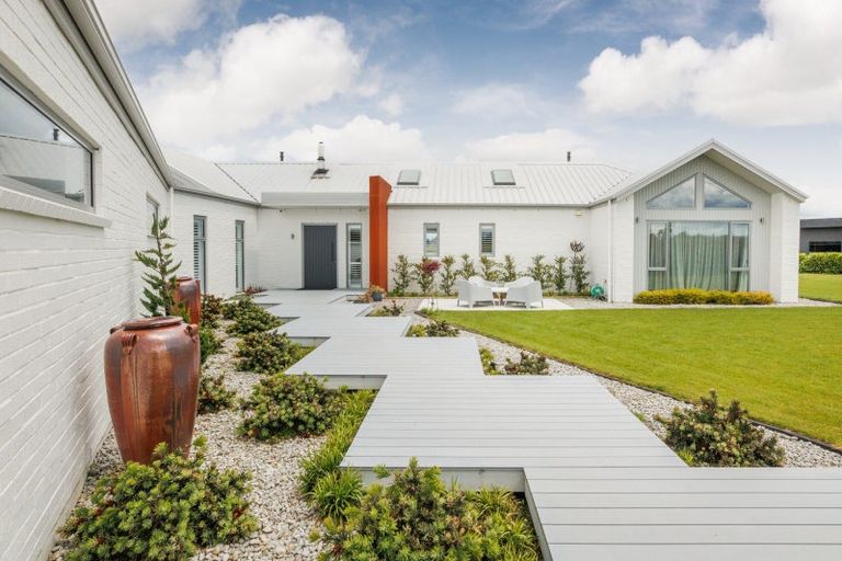 Photo of property in 12 Colquhoun Way, Kelvin Grove, Palmerston North, 4470