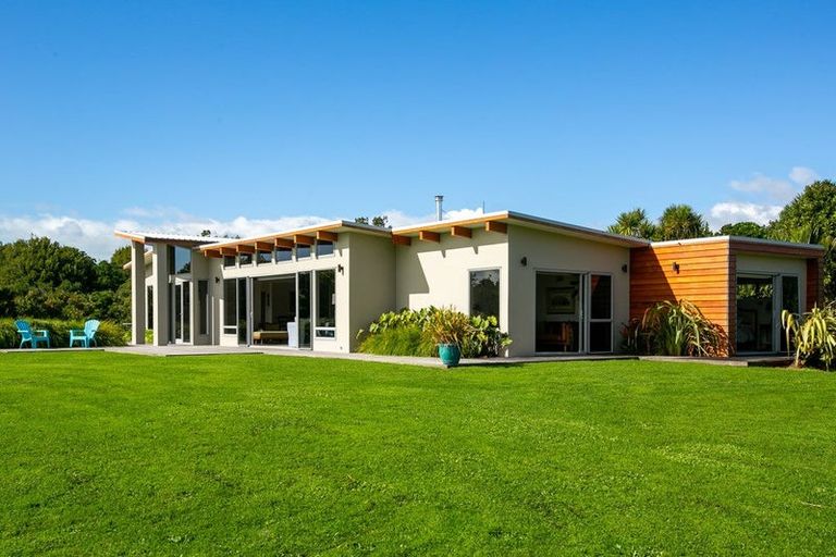 Photo of property in 296 Plymouth Road, Koru, New Plymouth, 4374