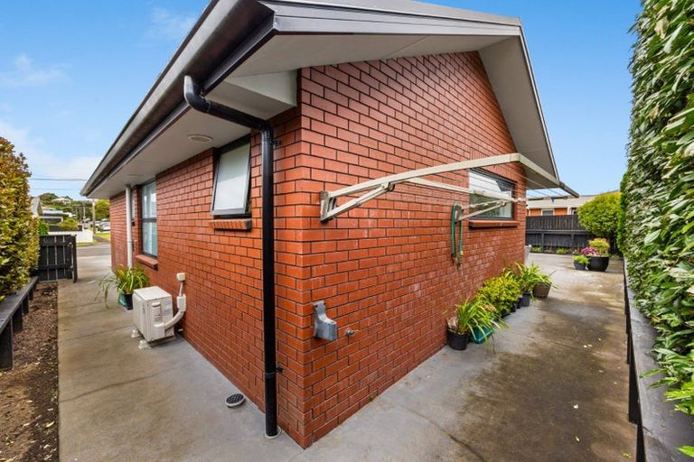 Photo of property in 32 Whiteley Street, Moturoa, New Plymouth, 4310