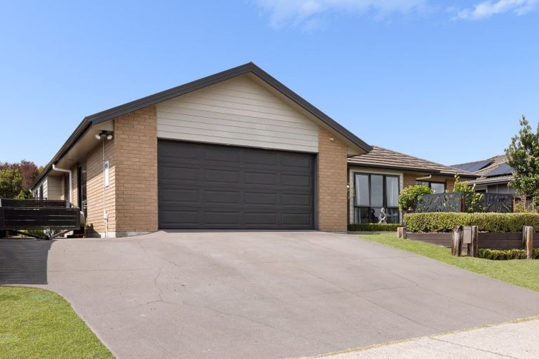 Photo of property in 37 Golden Sands Drive, Papamoa Beach, Papamoa, 3118