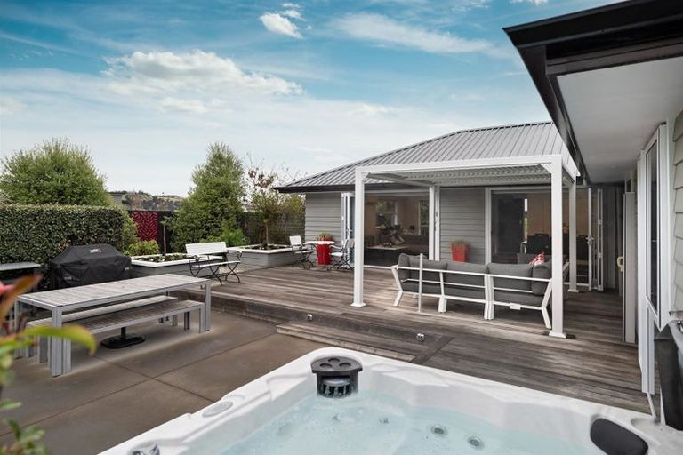 Photo of property in 43 Kingfisher Crescent, Albert Town, Wanaka, 9305