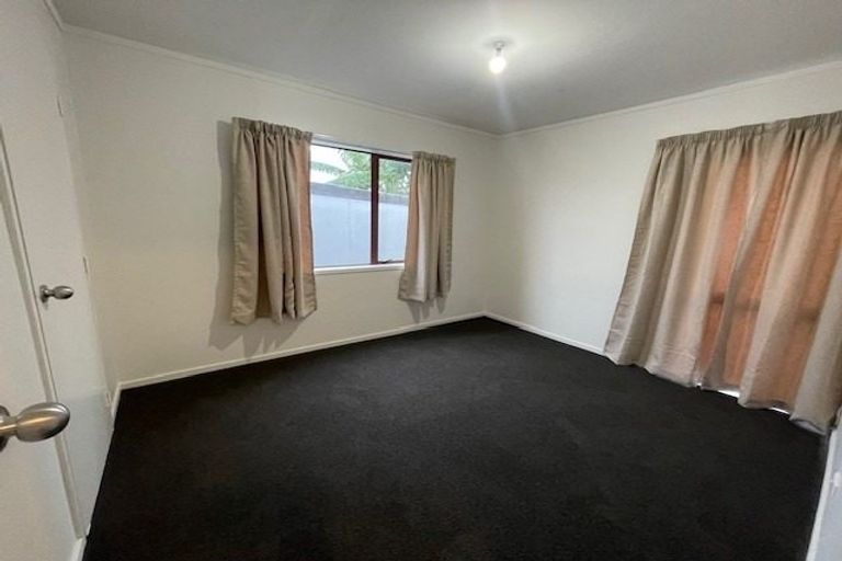 Photo of property in 1/21 Solveig Place, Randwick Park, Auckland, 2105