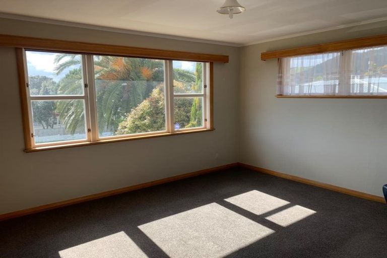 Photo of property in 18 Tarawa Street, Paekakariki, 5034