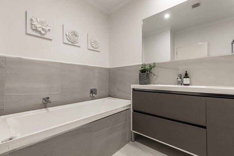 Photo of property in 3 Shelduck Way, Hobsonville, Auckland, 0616